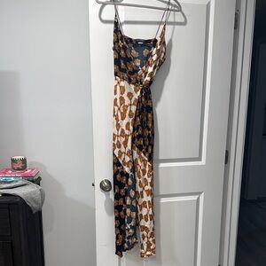 MINKPINK Brown and Black Maxi Dress